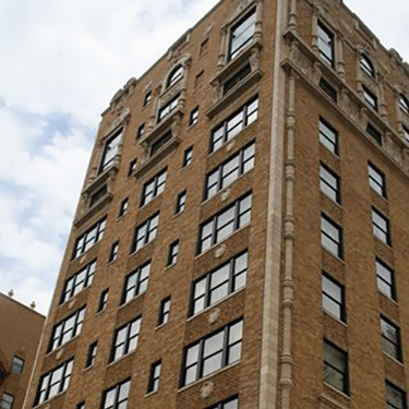 Peabody hotel, Memphis TN, looking at side angle.