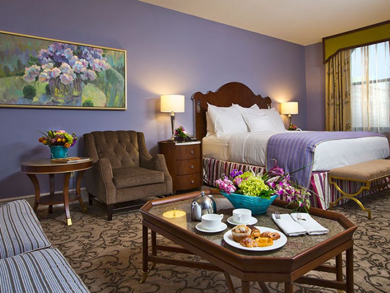 Peabody Hotel King Size Bedroom